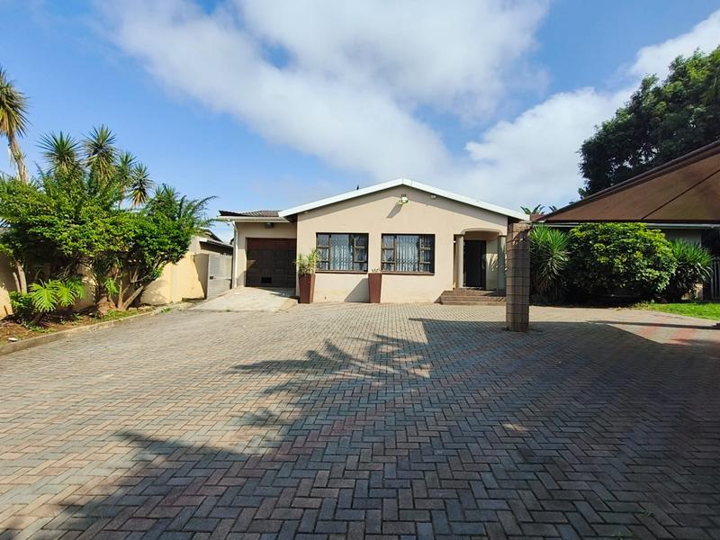 To Let 4 Bedroom Property for Rent in Southernwood Eastern Cape
